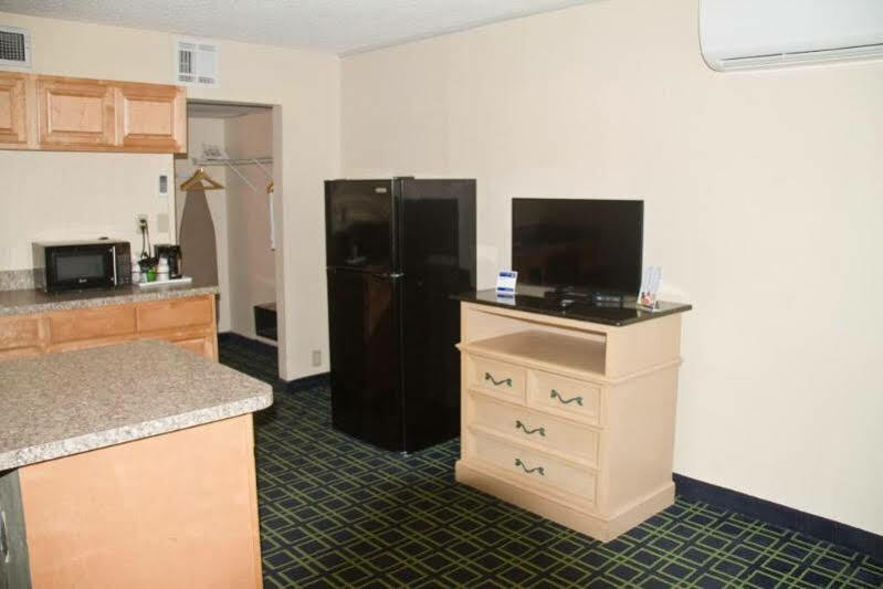 Space Coast Hotel Titusville-Kennedy Space Center Экстерьер фото