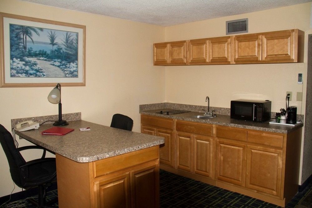 Space Coast Hotel Titusville-Kennedy Space Center Экстерьер фото